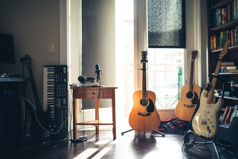 Guitar and workshop tools